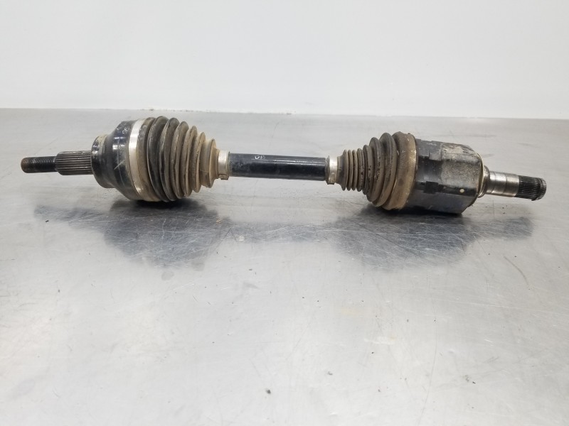 Recambio de transmision delantera izquierda para jeep gr. cherokee iv 4x4 referencia OEM IAM 68193661AB  