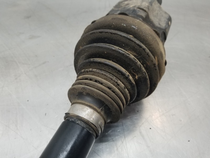 Recambio de transmision delantera izquierda para jeep gr. cherokee iv 4x4 referencia OEM IAM 68193661AB  