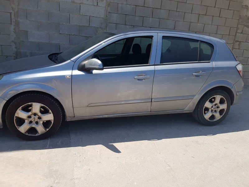 opel astra h berlina del año 2006