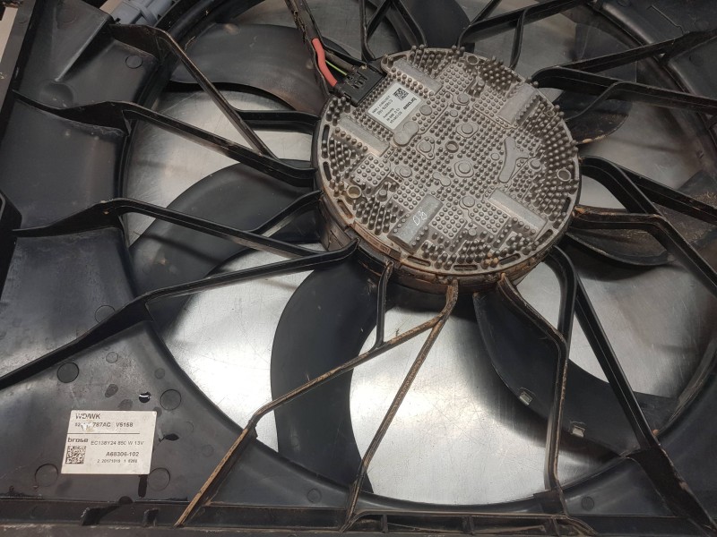Recambio de electroventilador para jeep gr. cherokee iv 4x4 referencia OEM IAM 52014787AC  
