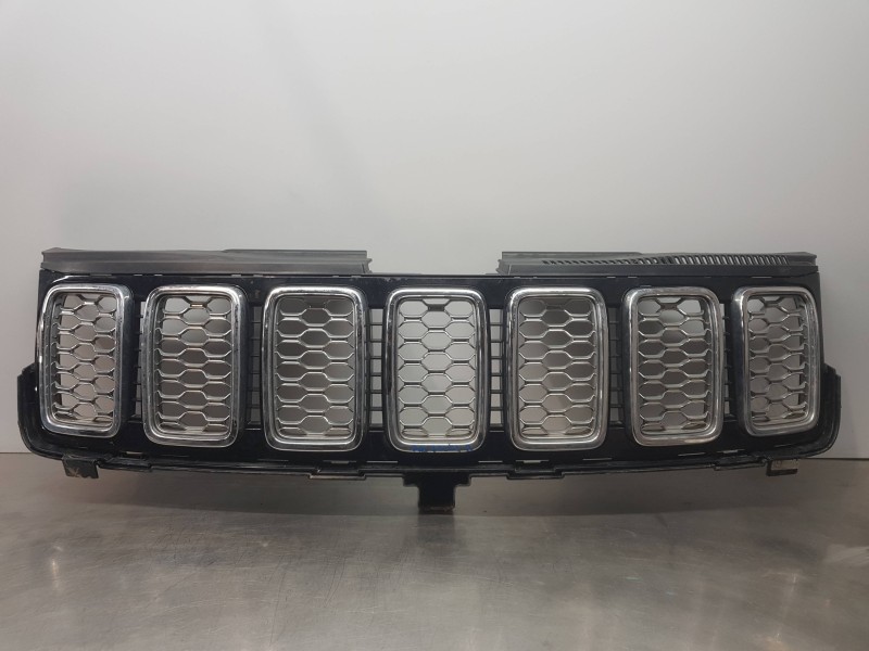 Recambio de rejilla delantera para jeep gr. cherokee iv 4x4 referencia OEM IAM 68258419AB 6NZ03SZ0AA 