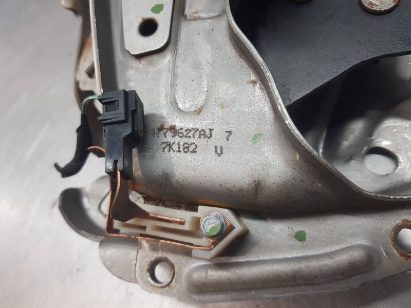 Recambio de palanca freno de mano para jeep gr. cherokee iv 4x4 referencia OEM IAM 68051369AA  