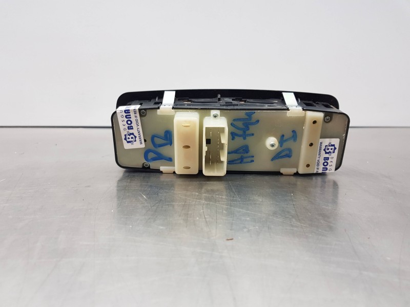 Recambio de mando elevalunas delantero izquierdo para jeep gr. cherokee iv 4x4 referencia OEM IAM 68319803AA  