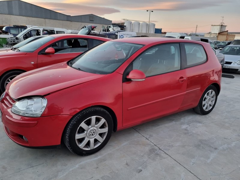 volkswagen golf v berlina (1k1) del año 2004