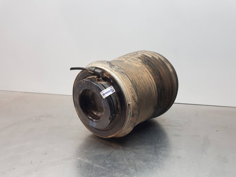 Recambio de muelle amortiguacion para jeep gr. cherokee iv 4x4 referencia OEM IAM P68258355AC 68258355AC 