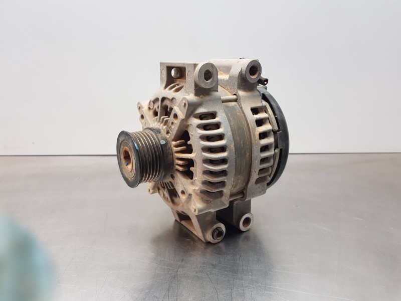 Recambio de alternador para jeep gr. cherokee iv 4x4 referencia OEM IAM P04801835AC  