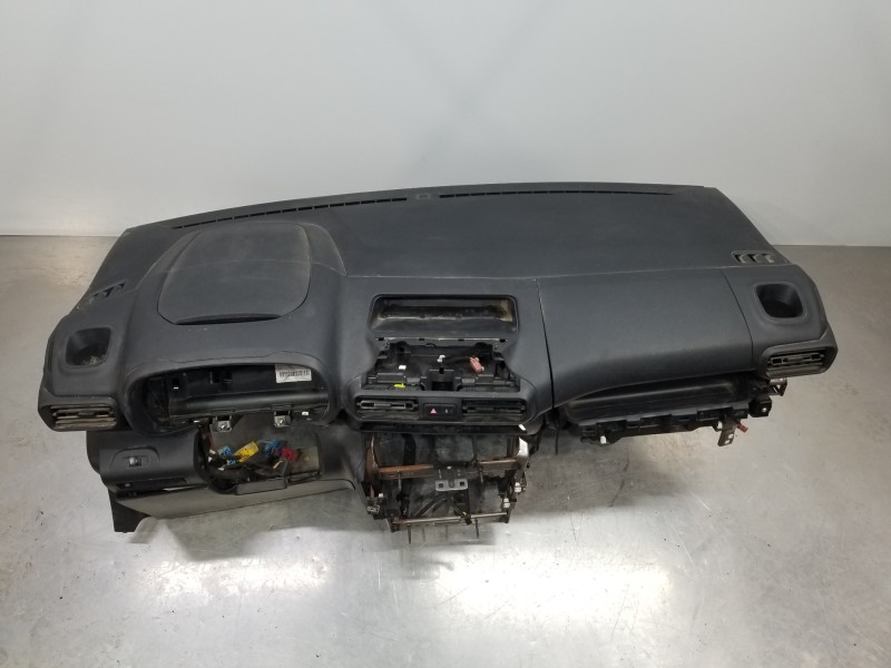 Recambio de salpicadero para citroen berlingo talla m referencia OEM IAM 16841899ZD  