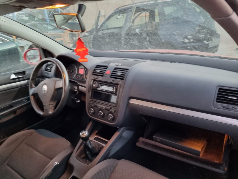 volkswagen golf v berlina (1k1) del año 2004