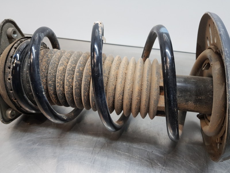 Recambio de amortiguador delantero derecho para citroen berlingo talla m referencia OEM IAM 9820363980  