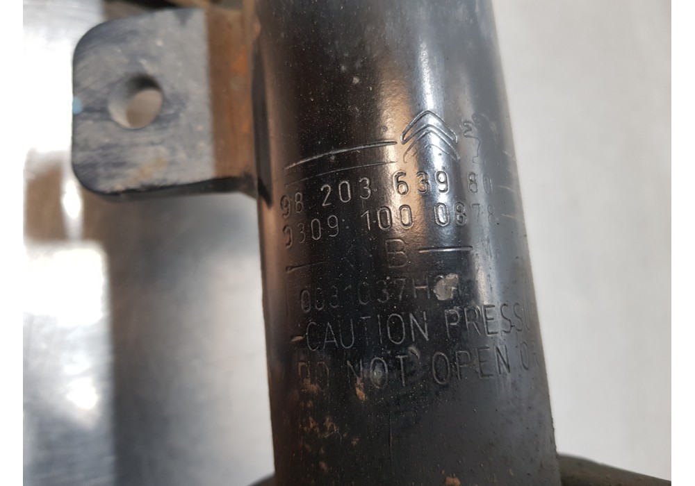 Recambio de amortiguador delantero derecho para citroen berlingo talla m referencia OEM IAM 9820363980  