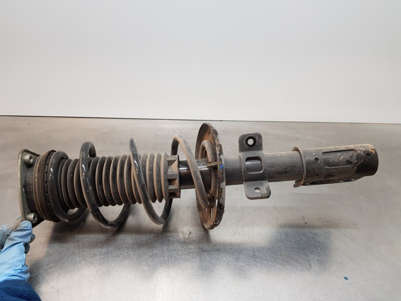 Recambio de amortiguador delantero izquierdo para citroen berlingo talla m referencia OEM IAM 9820363980  