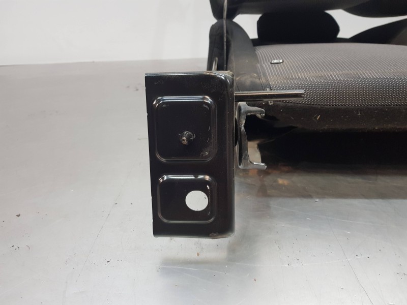 Recambio de asientos trasero izquierdo para citroen berlingo talla m referencia OEM IAM 9821885880  