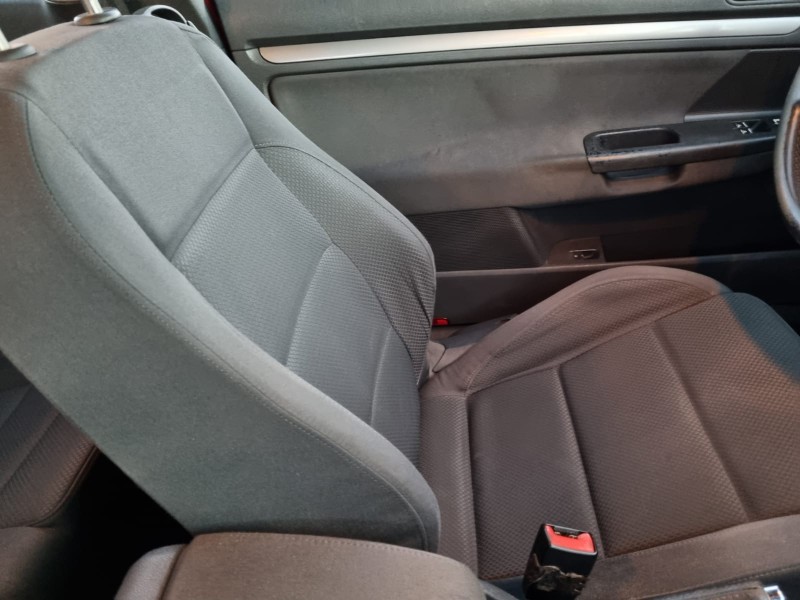 volkswagen golf v berlina (1k1) del año 2004