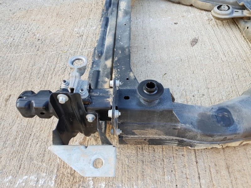 Recambio de puente delantero para mercedes vito mixto (447) combi referencia OEM IAM A4476200288 A4473230300 