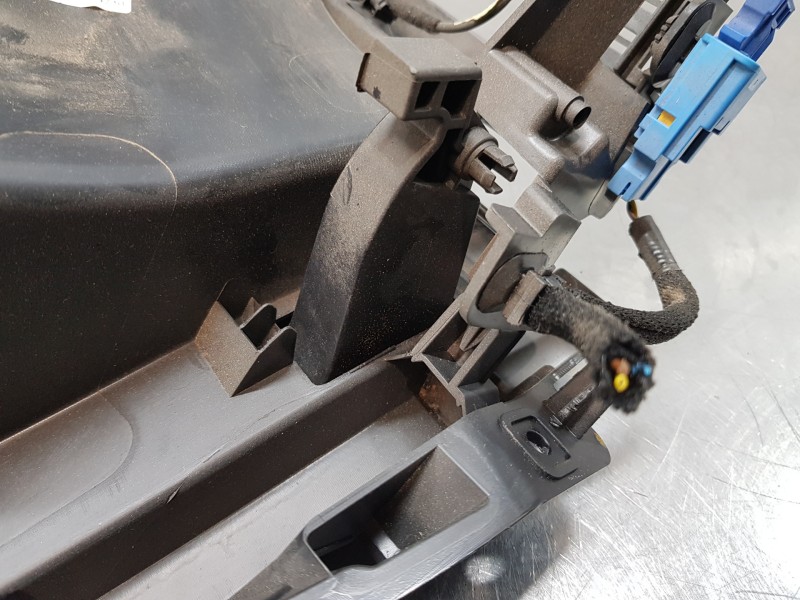 Recambio de guantera para citroen berlingo talla m referencia OEM IAM 16356872ZD  