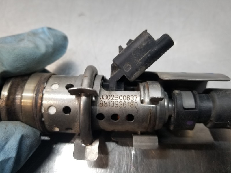 Recambio de inyector para citroen berlingo talla m referencia OEM IAM 9813930180  