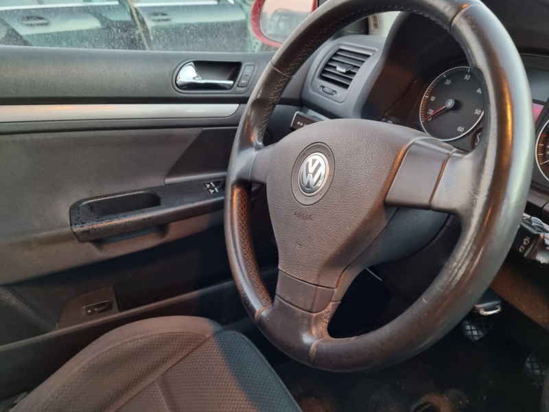 volkswagen golf v berlina (1k1) del año 2004