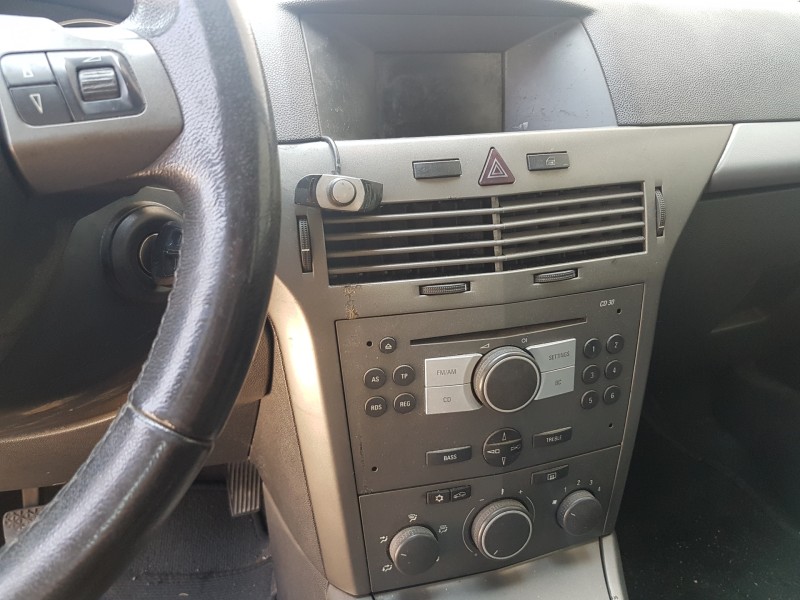 opel astra h berlina del año 2006