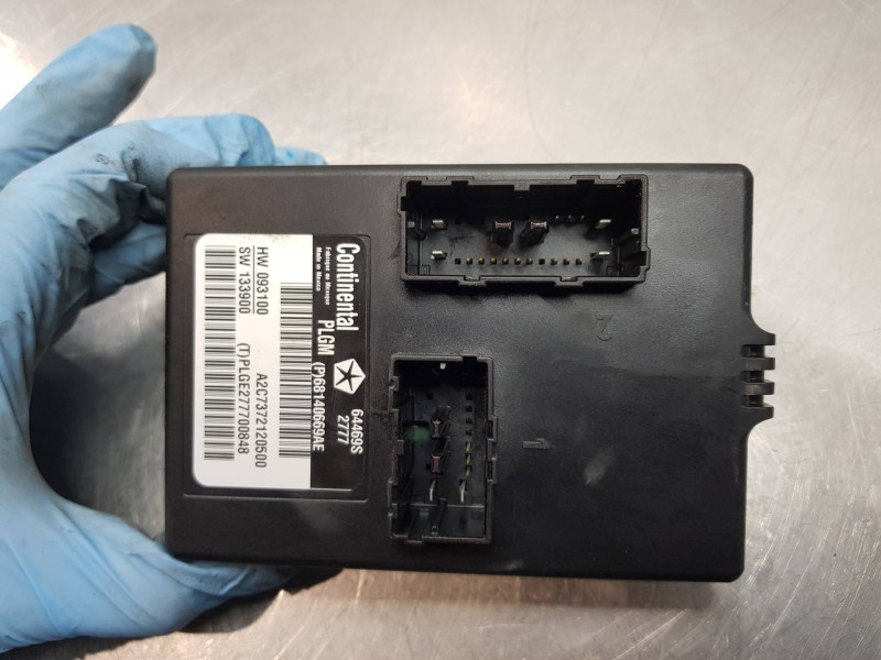 Recambio de modulo electronico para jeep gr. cherokee iv 4x4 referencia OEM IAM P68140669AE 68140669AE 