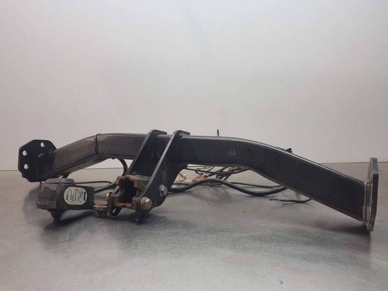 Recambio de enganche remolque para jeep gr. cherokee iv 4x4 referencia OEM IAM 115772M01  