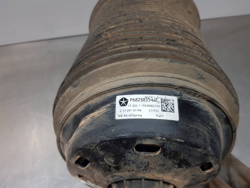Recambio de muelle amortiguacion para jeep gr. cherokee iv 4x4 referencia OEM IAM 68258354AC P68258354AC 