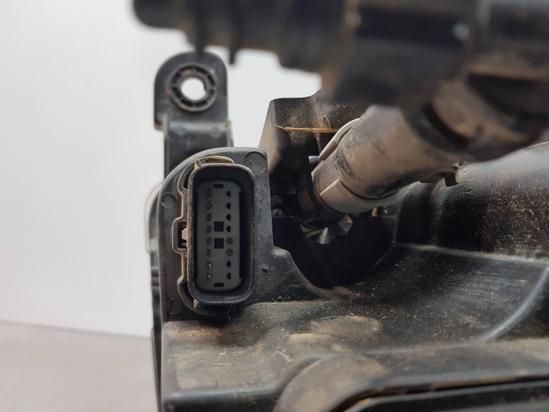 Recambio de faro izquierdo para jeep gr. cherokee iv 4x4 referencia OEM IAM 68289239AG  