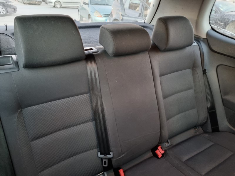 volkswagen golf v berlina (1k1) del año 2004