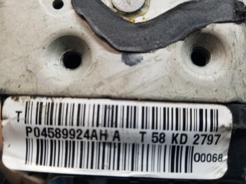 Recambio de cerradura puerta delantera derecha para jeep gr. cherokee iv 4x4 referencia OEM IAM 4589924AH P04589924AH 