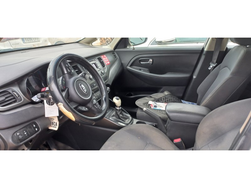 kia carens ( ) del año 2017