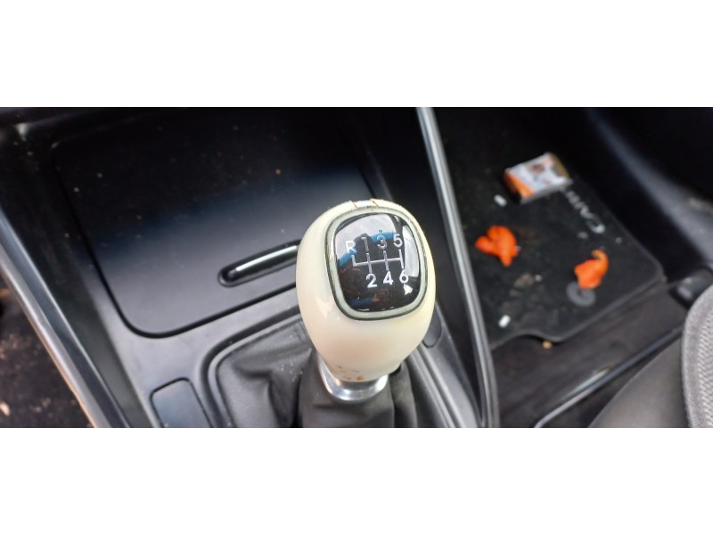 kia carens ( ) del año 2017