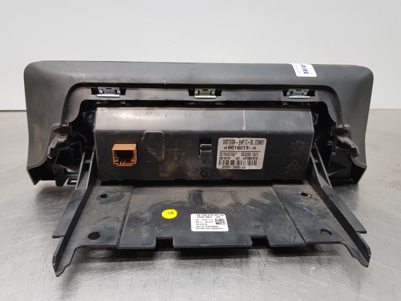 Recambio de pantalla multifuncion para citroen berlingo talla m referencia OEM IAM 98169676ZD  