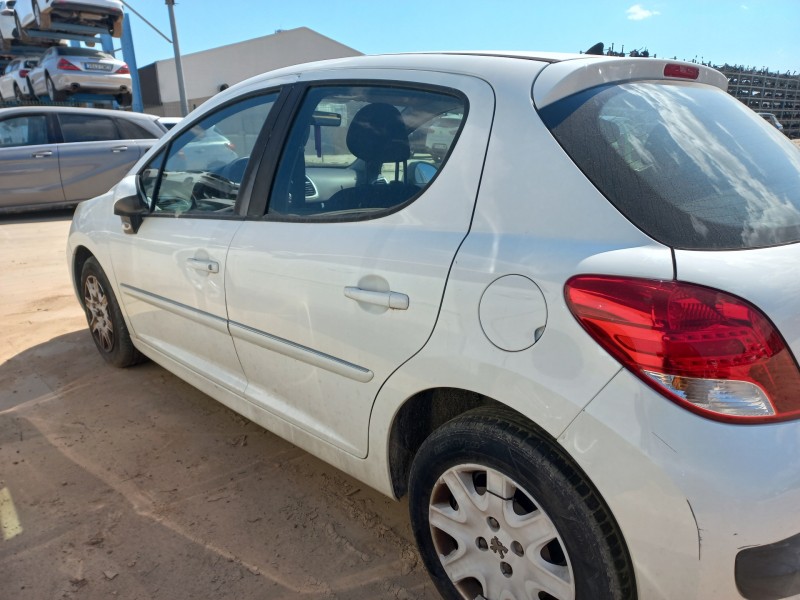 peugeot 207 del año 2013