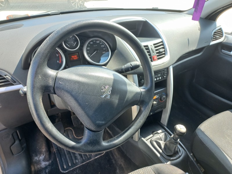 peugeot 207 del año 2013