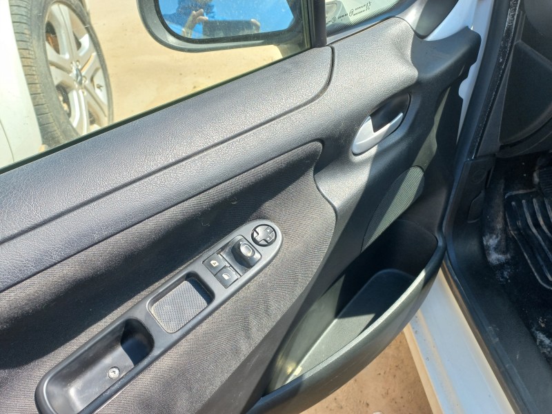 peugeot 207 del año 2013