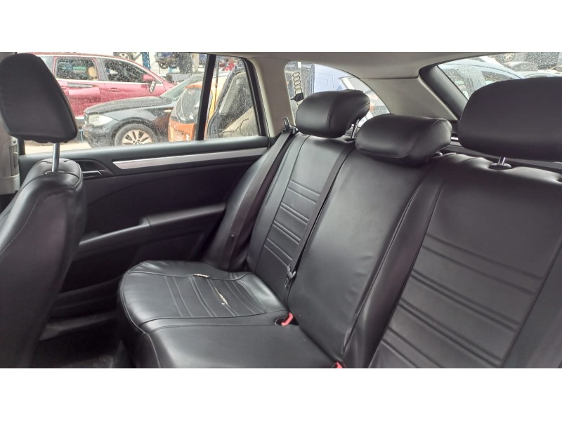 skoda superb combi (3t5) del año 2012