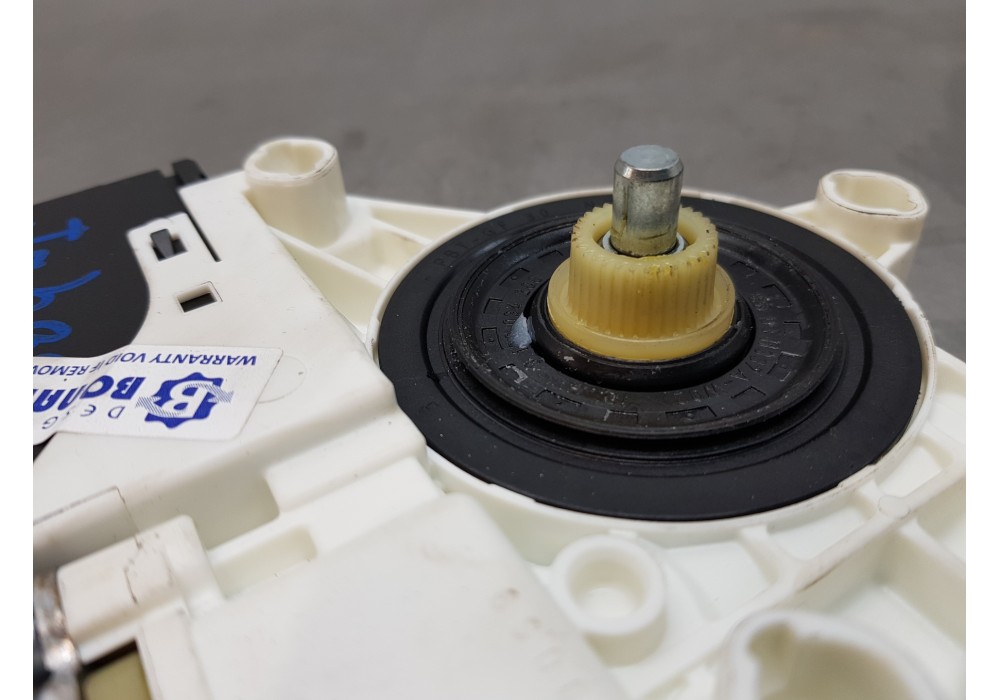 Recambio de motor elevalunas delantero izquierdo para volkswagen golf vi (5k1) advance referencia OEM IAM 5K0959701JZ03 5K095979 Recambio de motor elevalunas delantero izquierdo para volkswagen golf vi (5k1) advance referencia OEM IAM 5K0959701JZ03 5K095979