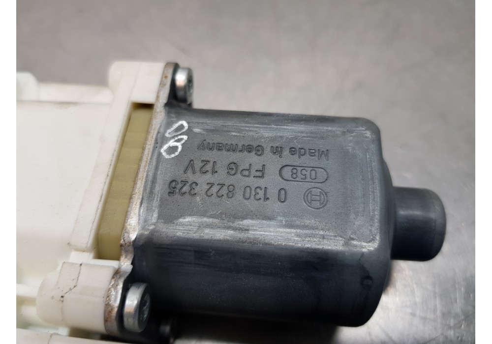 Recambio de motor elevalunas delantero izquierdo para volkswagen golf vi (5k1) advance referencia OEM IAM 5K0959701JZ03 5K095979 Recambio de motor elevalunas delantero izquierdo para volkswagen golf vi (5k1) advance referencia OEM IAM 5K0959701JZ03 5K095979