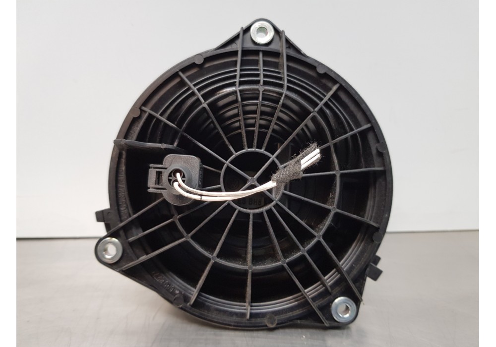 Recambio de maneta exterior porton para volkswagen golf vi (5k1) advance referencia OEM IAM 6R0827469DULM 6R0827469C 6R0827469D Recambio de maneta exterior porton para volkswagen golf vi (5k1) advance referencia OEM IAM 6R0827469DULM 6R0827469C 6R0827469D