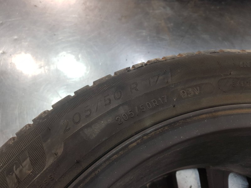 Recambio de juego llantas para citroen c4 grand picasso exclusive referencia OEM IAM 96770903XY 9677090377  Recambio de juego llantas para citroen c4 grand picasso exclusive referencia OEM IAM 96770903XY 9677090377