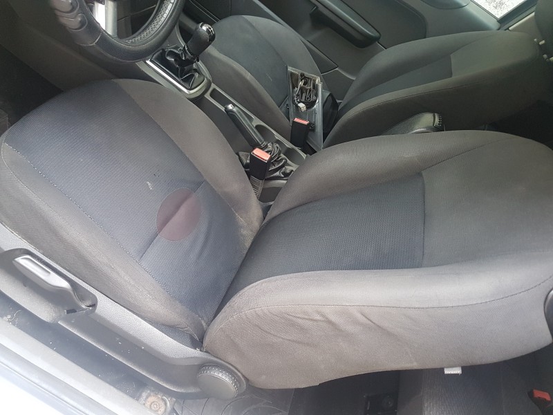 ford focus berlina (cap) del año 2006