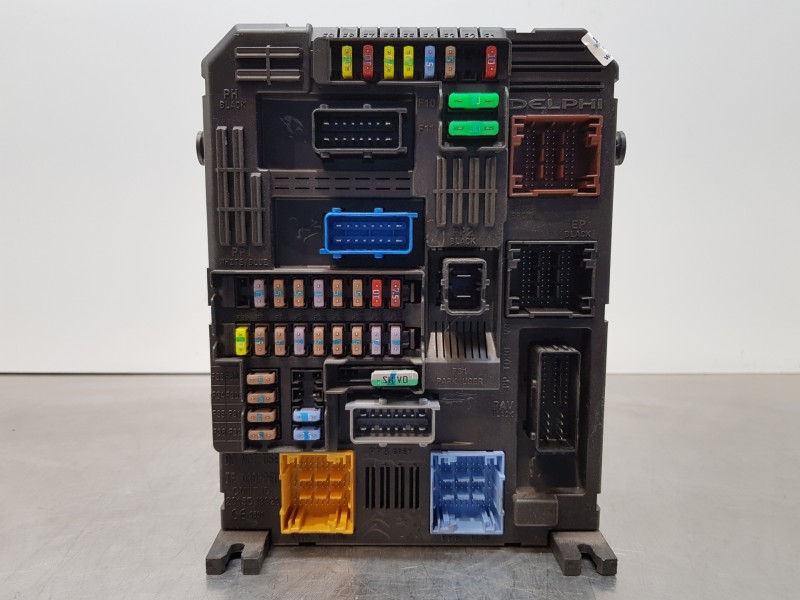 Recambio de caja reles / fusibles para citroen c4 grand picasso exclusive referencia OEM IAM 9819851480 BSIEL5 