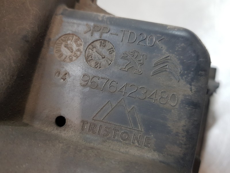 Recambio de filtro aire para citroen c4 grand picasso exclusive referencia OEM IAM 9676423480  