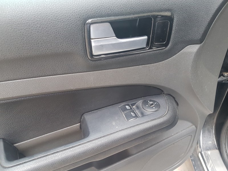 ford focus berlina (cap) del año 2006