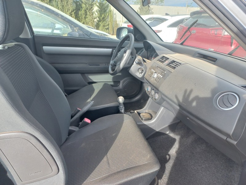 suzuki swift berlina (mz) del año 2005