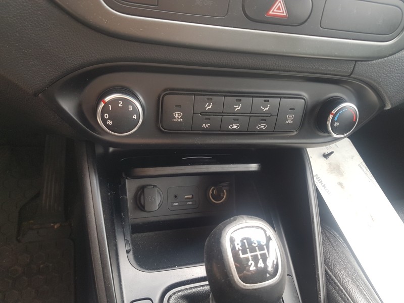 kia carens ( ) del año 2017