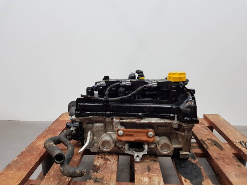 Recambio de culata para dacia sandero essential referencia OEM IAM 110414784R  