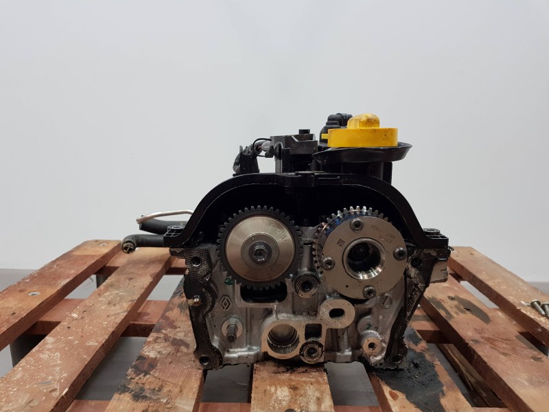 Recambio de culata para dacia sandero essential referencia OEM IAM 110414784R  