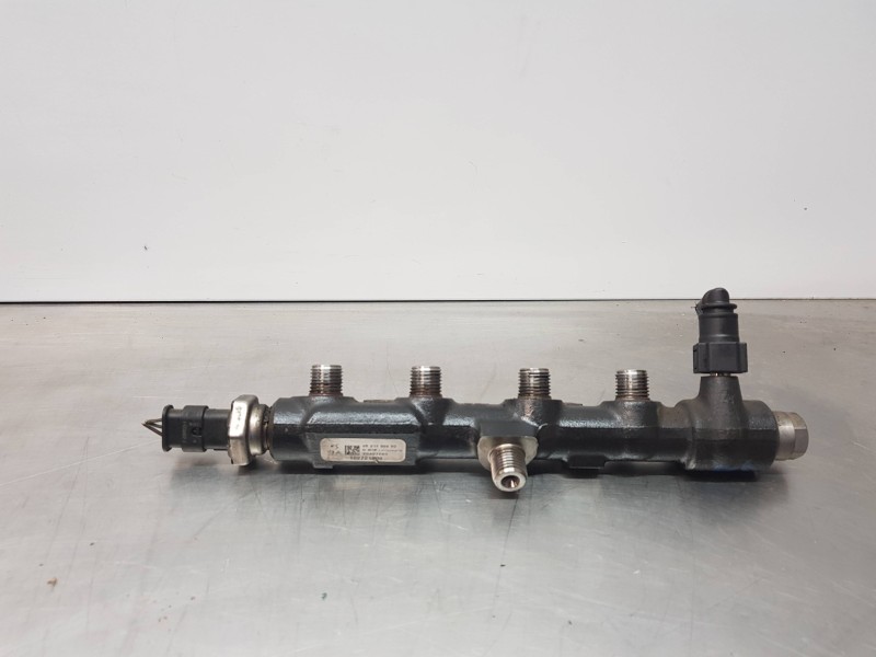 Recambio de rampa inyectora para citroen c4 grand picasso spacetourer referencia OEM IAM 9821399680  