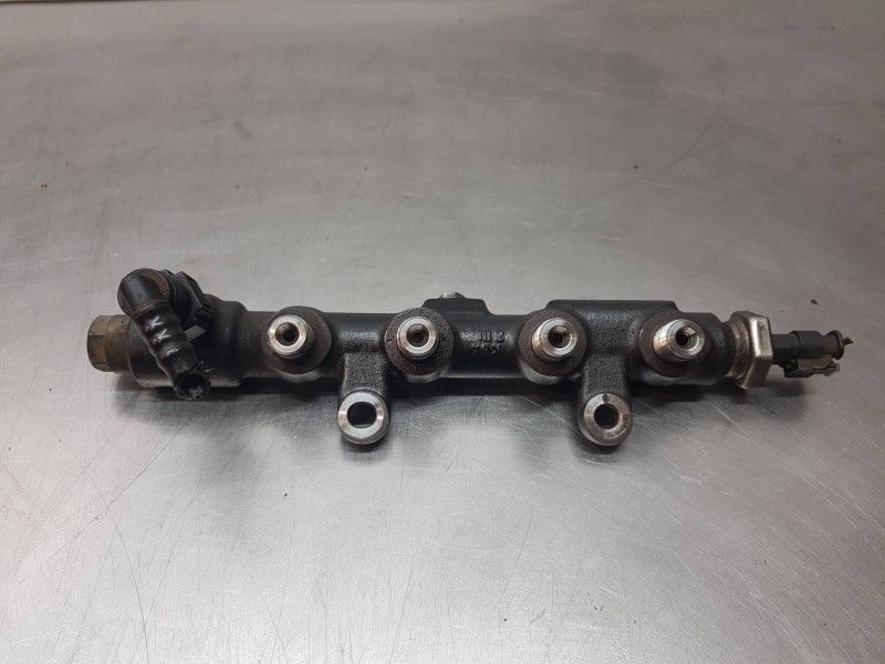 Recambio de rampa inyectora para citroen c4 grand picasso spacetourer referencia OEM IAM 9821399680  