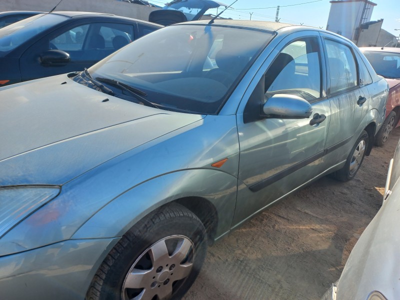 ford focus berlina (cak) del año 2001